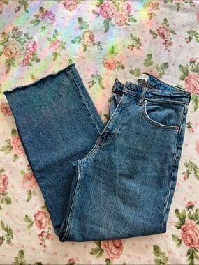 Abercrombie 90s Relaxed Jean 
High waist
